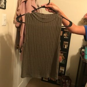 American Eagle crop top